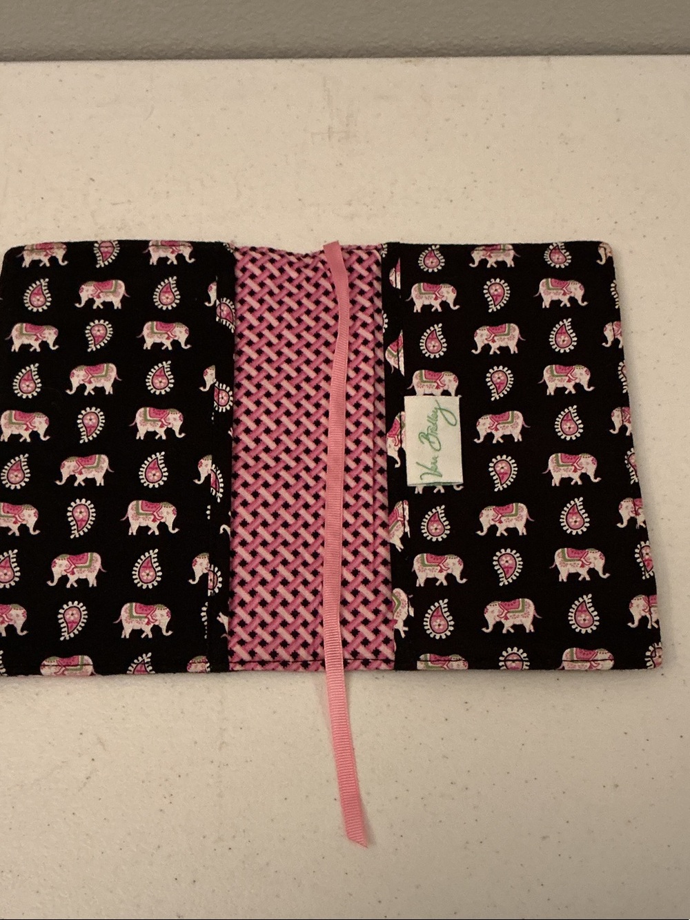 Vera Bradley Black and Pink Elephant Quilted Book Holder - Picture 2 of 2